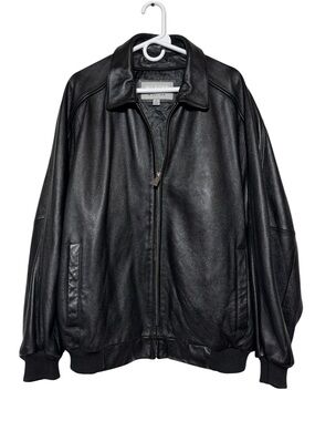 Wilsons Black Genuine Leather Bomber Jacket Coat Men Size Large Classic Biker
